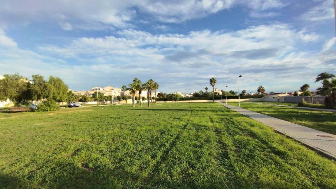 Sale - Villa - Torrevieja - La siesta