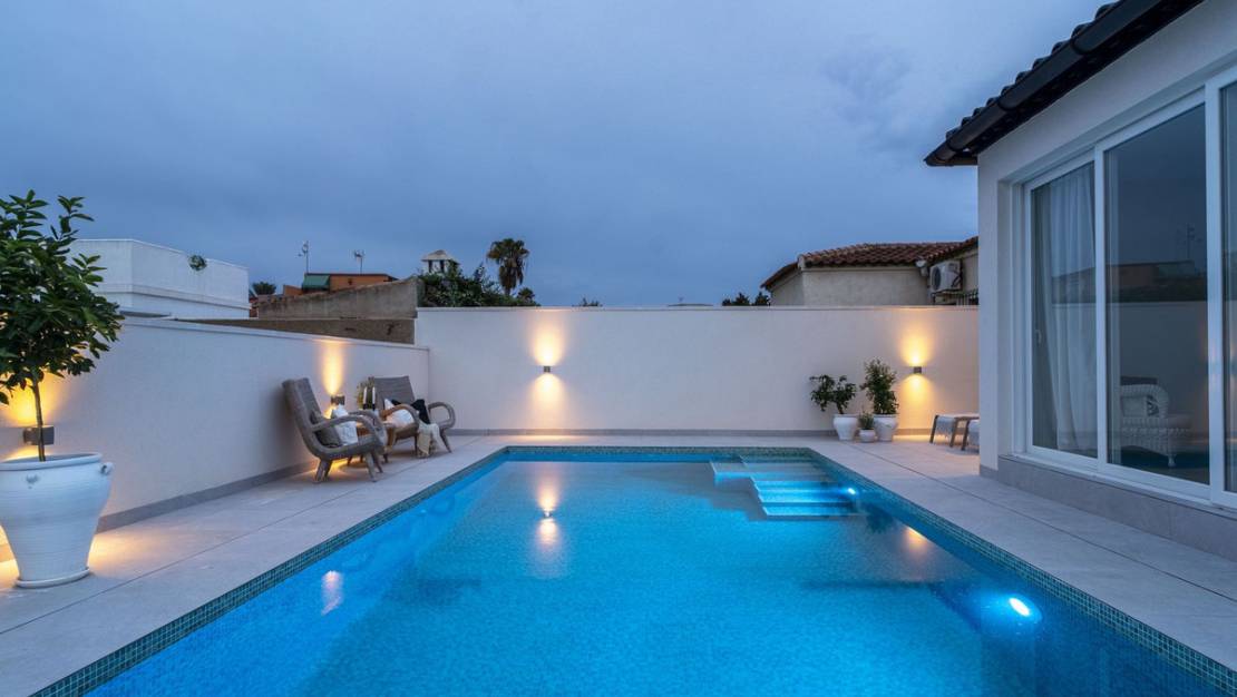 Sale - Villa - Torrevieja - La siesta