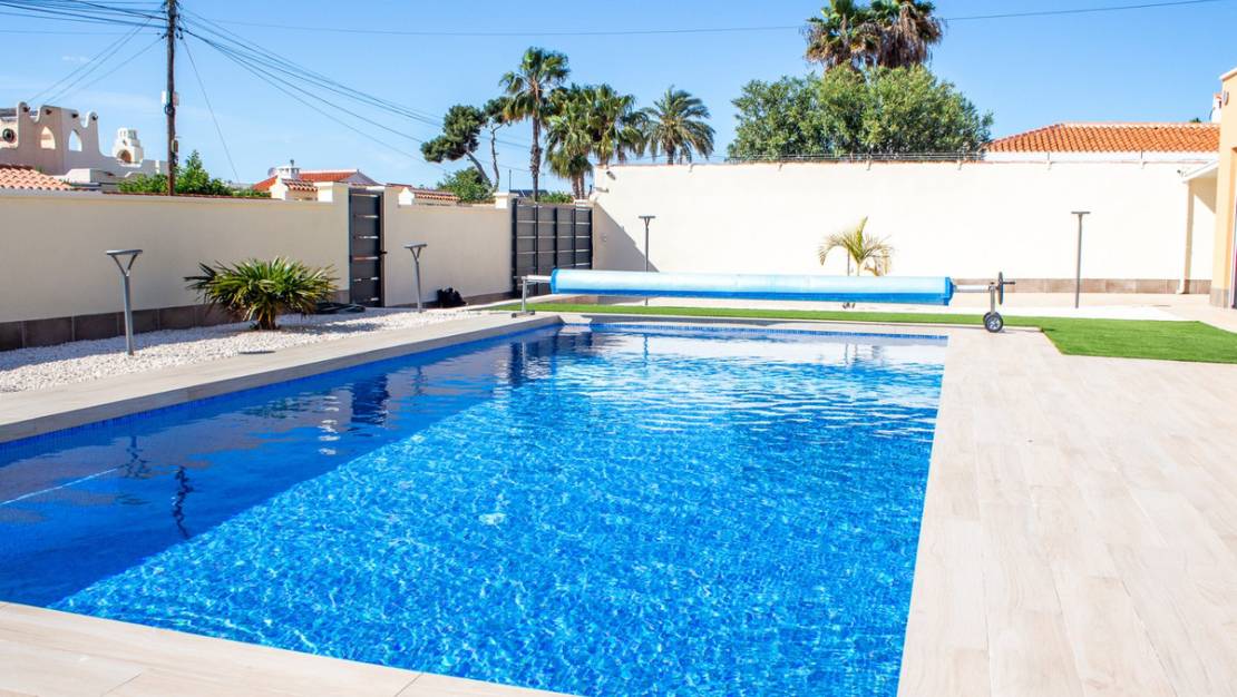 Sale - Villa - Torrevieja - La siesta