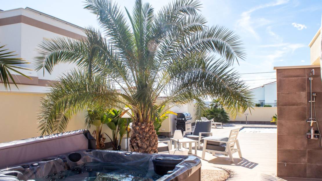 Sale - Villa - Torrevieja - La siesta