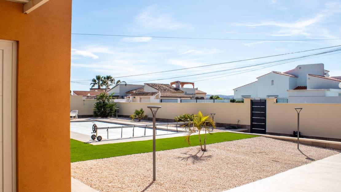 Sale - Villa - Torrevieja - La siesta