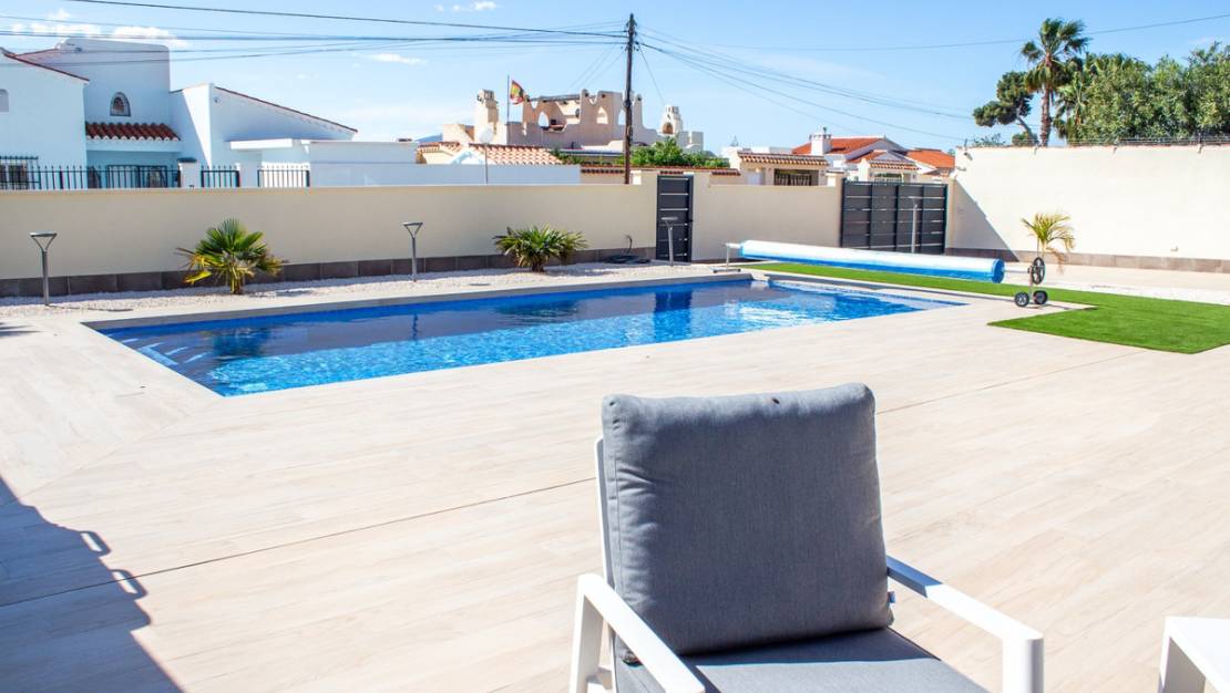 Sale - Villa - Torrevieja - La siesta