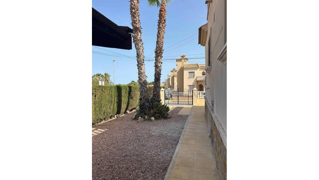 Sale - Villa - Torrevieja - La siesta