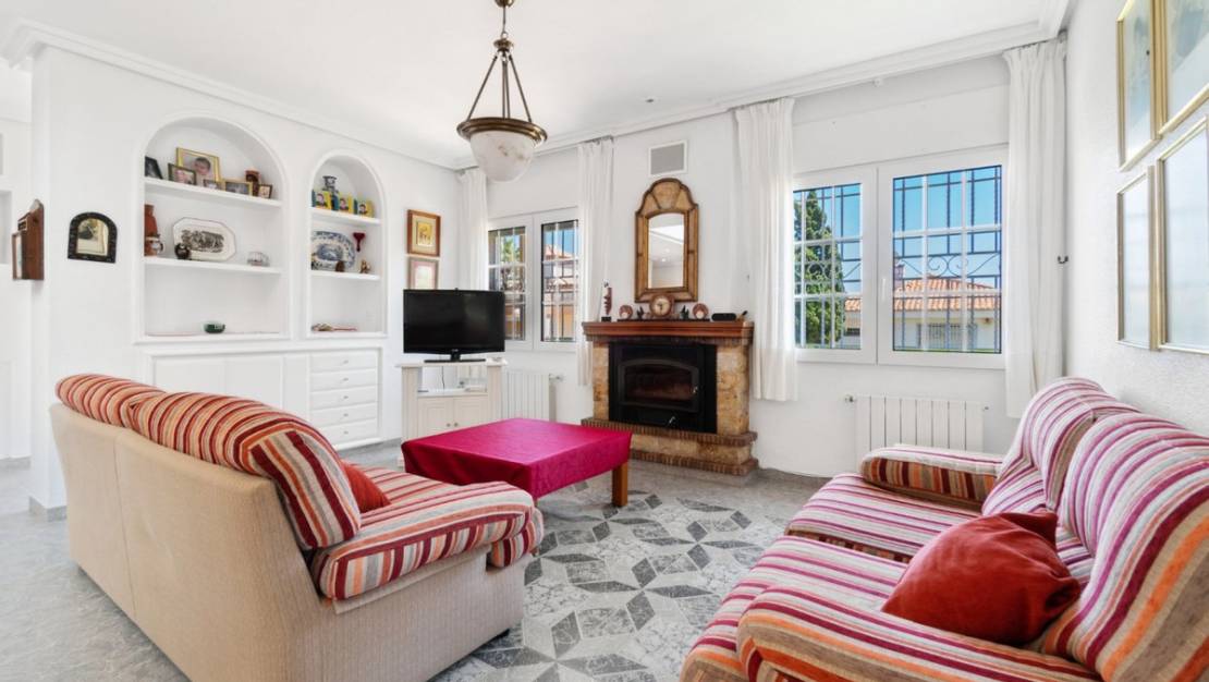 Sale - Villa - Torrevieja - La Veleta