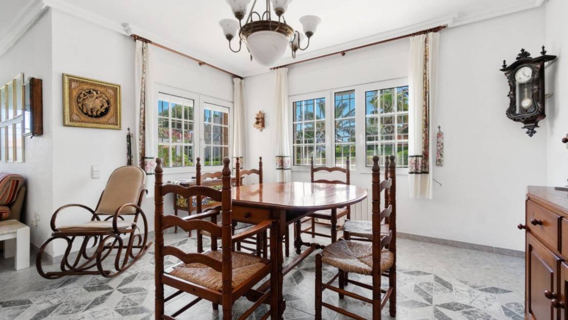 Sale - Villa - Torrevieja - La Veleta