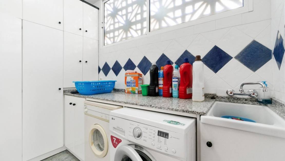 Sale - Villa - Torrevieja - La Veleta