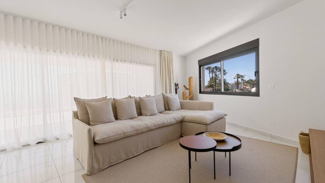 Sale - Villa - Torrevieja - La Veleta