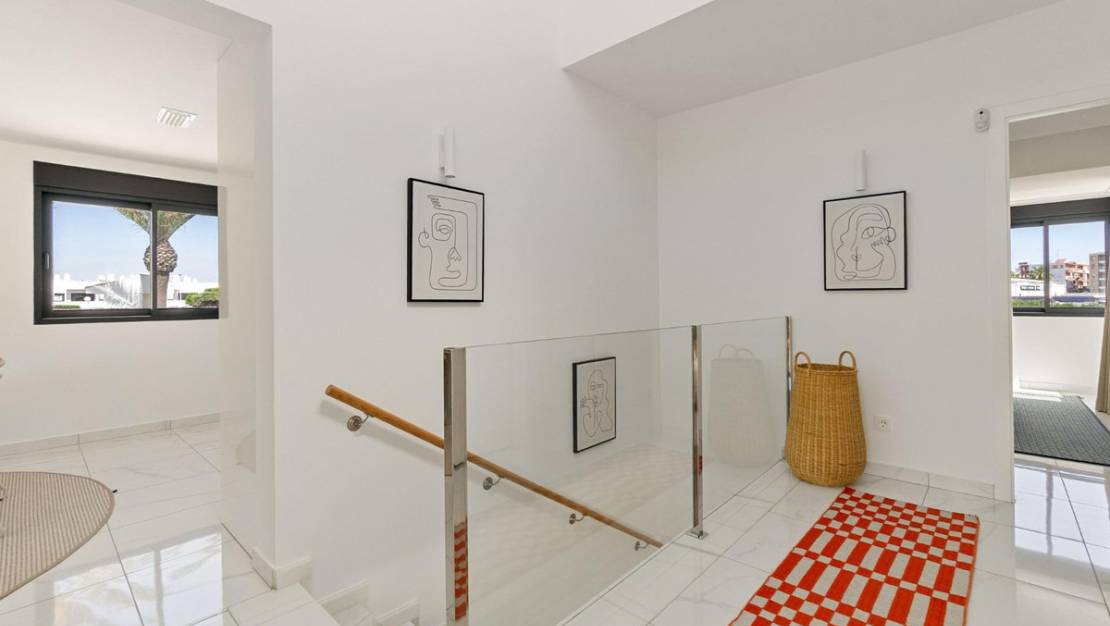 Sale - Villa - Torrevieja - La Veleta