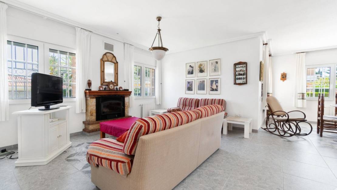 Sale - Villa - Torrevieja - La Veleta