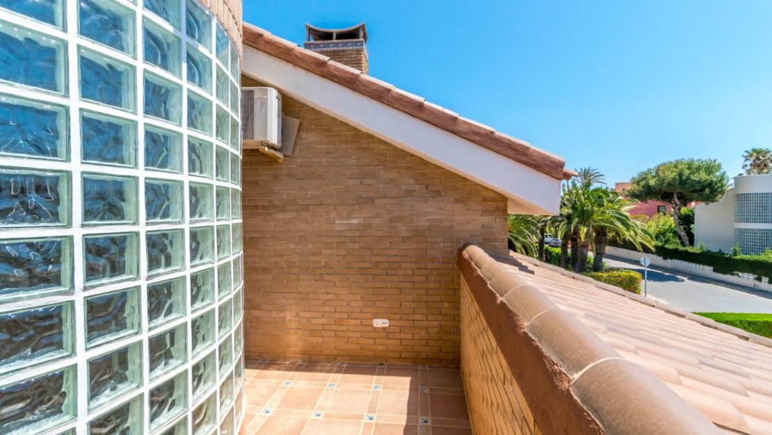 Sale - Villa - Torrevieja - La Veleta