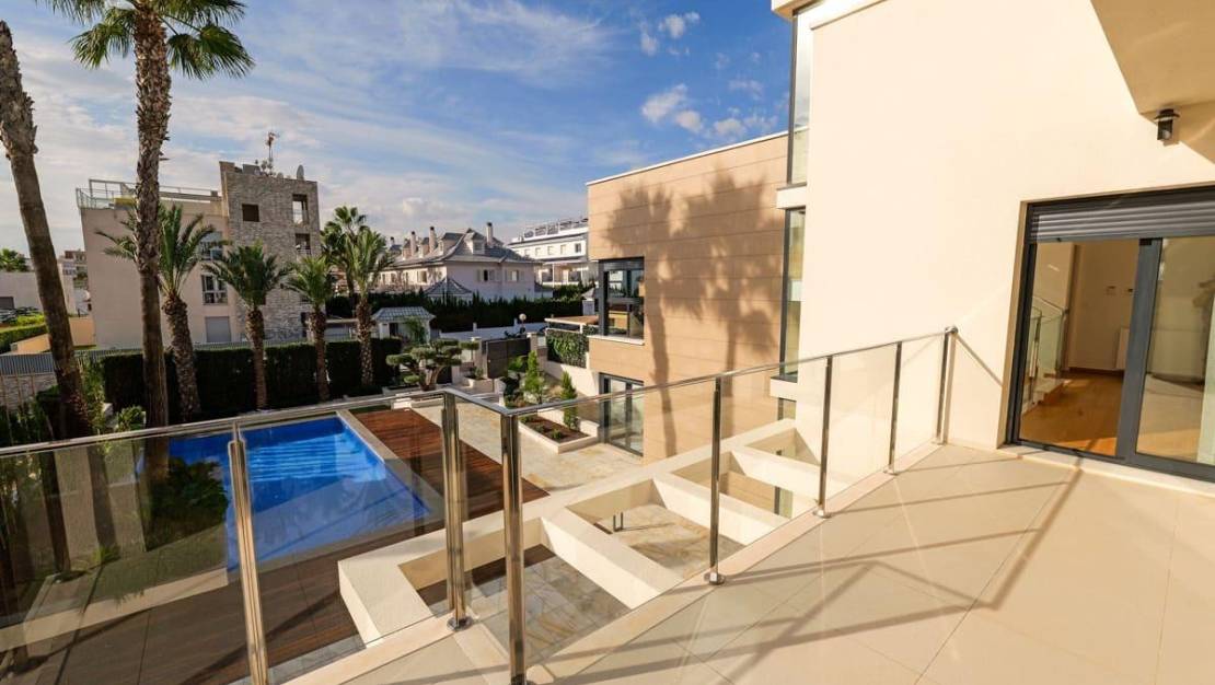Sale - Villa - Torrevieja - La Veleta