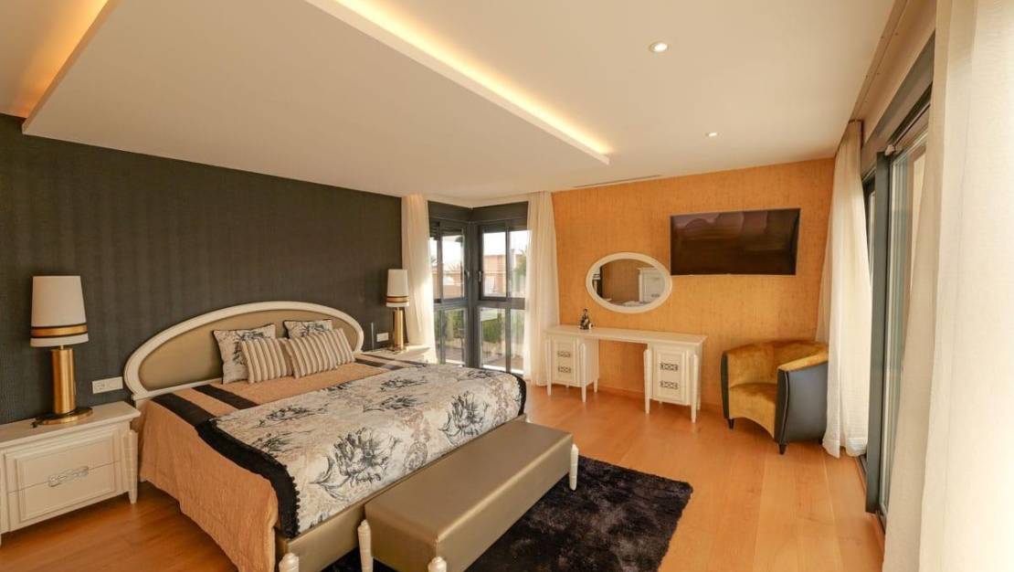 Sale - Villa - Torrevieja - La Veleta