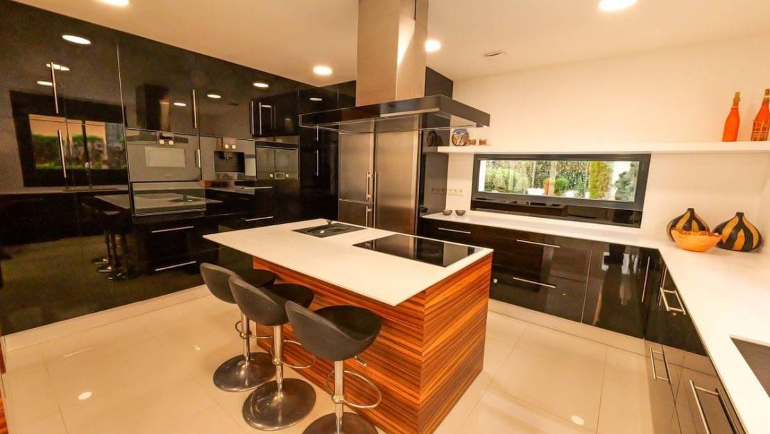Sale - Villa - Torrevieja - La Veleta