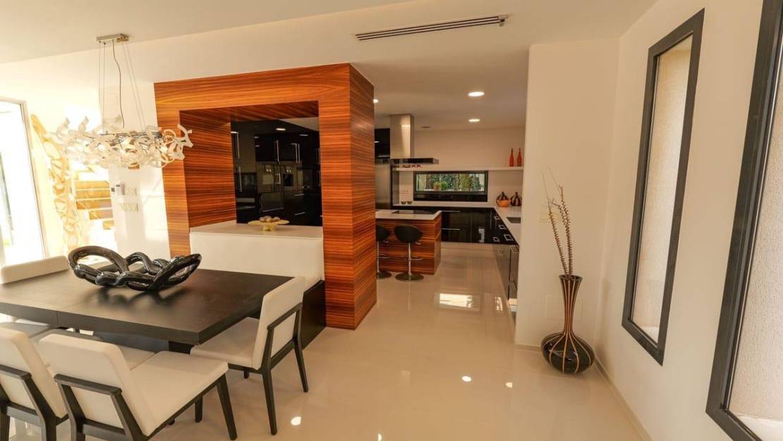 Sale - Villa - Torrevieja - La Veleta