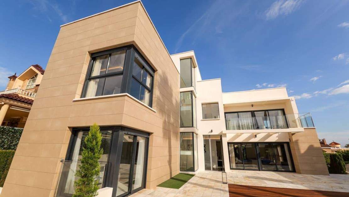 Sale - Villa - Torrevieja - La Veleta