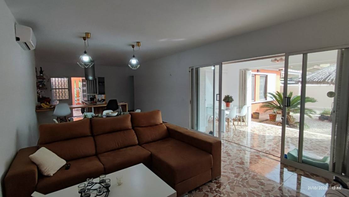 Sale - Villa - Torrevieja - La Veleta