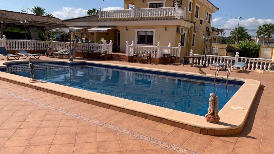 Sale - Villa - Torrevieja - Los altos