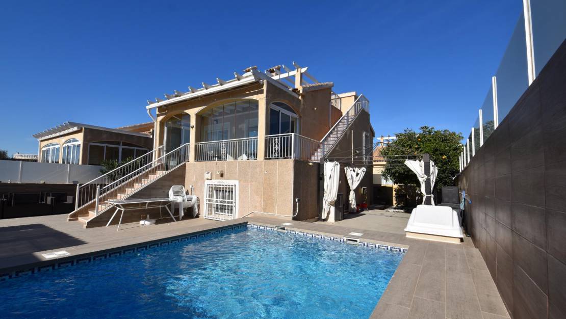 Sale - Villa - Torrevieja - Los altos