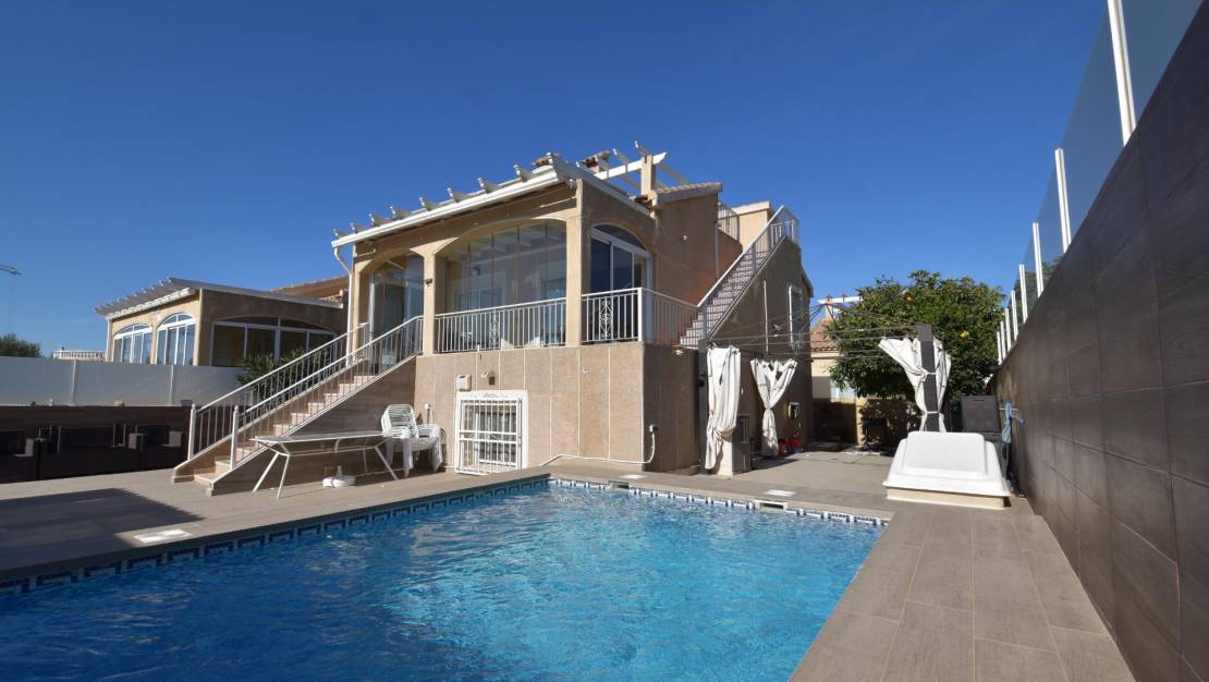 Sale - Villa - Torrevieja - Los altos