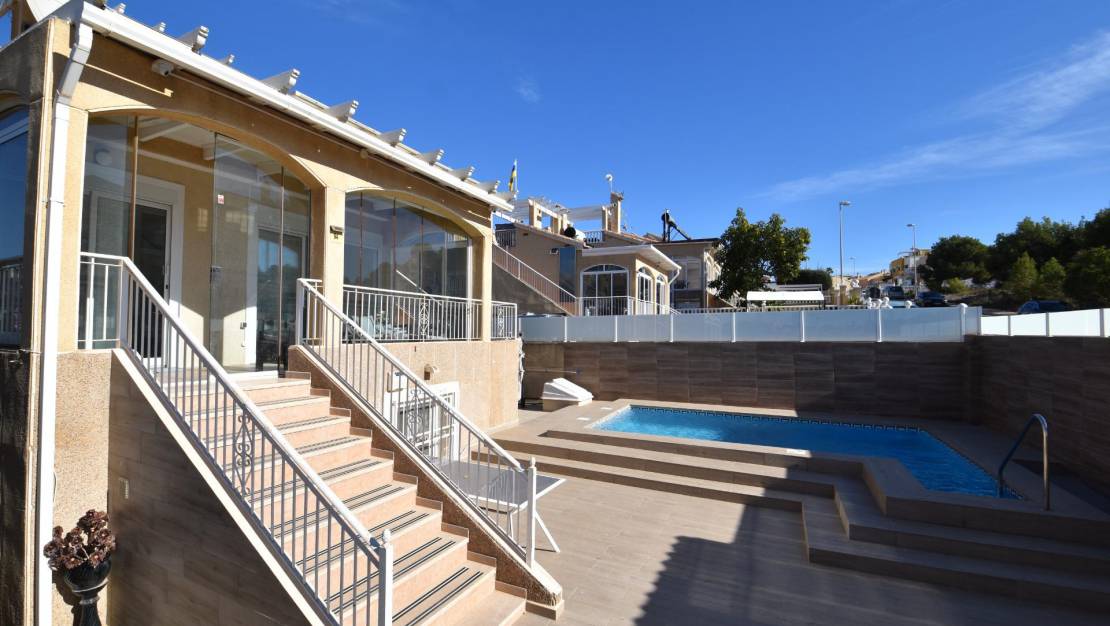 Sale - Villa - Torrevieja - Los altos