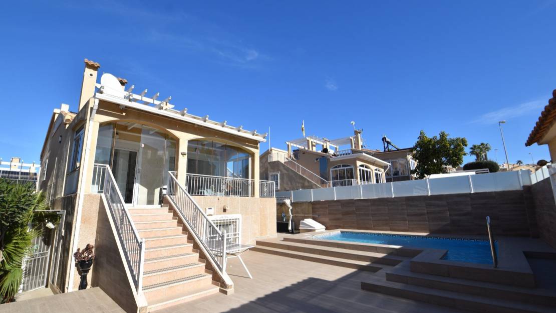 Sale - Villa - Torrevieja - Los altos