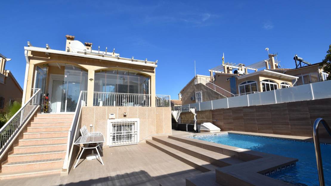 Sale - Villa - Torrevieja - Los altos