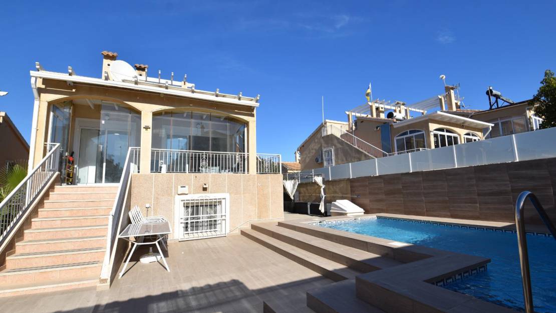 Sale - Villa - Torrevieja - Los altos