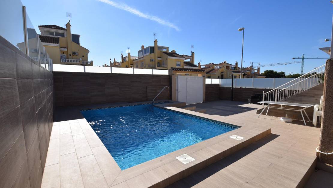 Sale - Villa - Torrevieja - Los altos