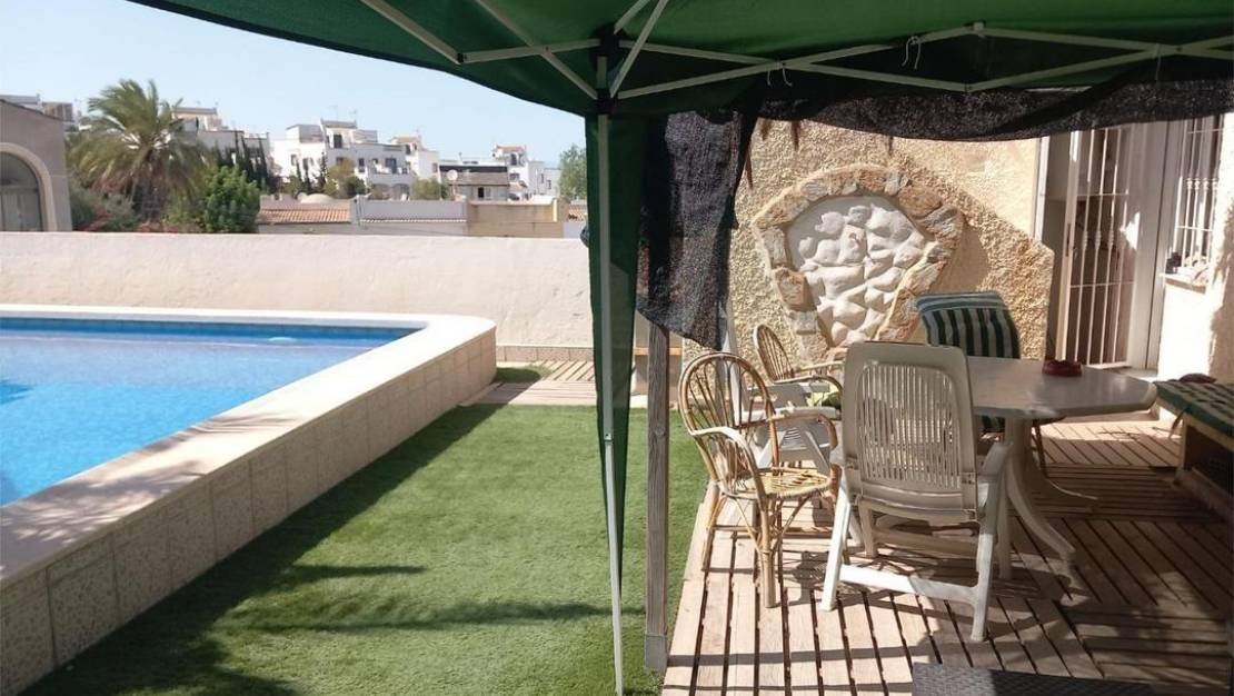 Sale - Villa - Torrevieja - Los altos