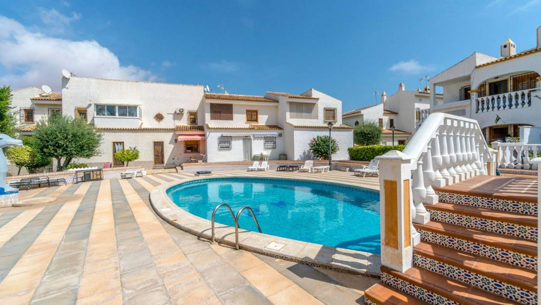 Sale - Villa - Torrevieja - Los altos