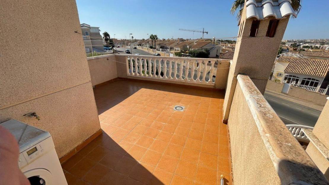 Sale - Villa - Torrevieja - Los altos