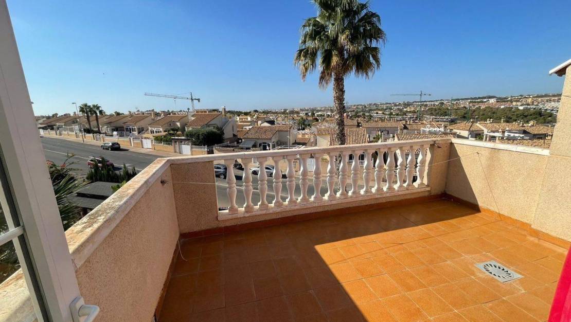 Sale - Villa - Torrevieja - Los altos