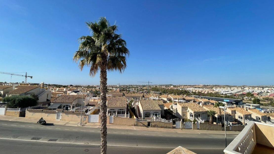 Sale - Villa - Torrevieja - Los altos