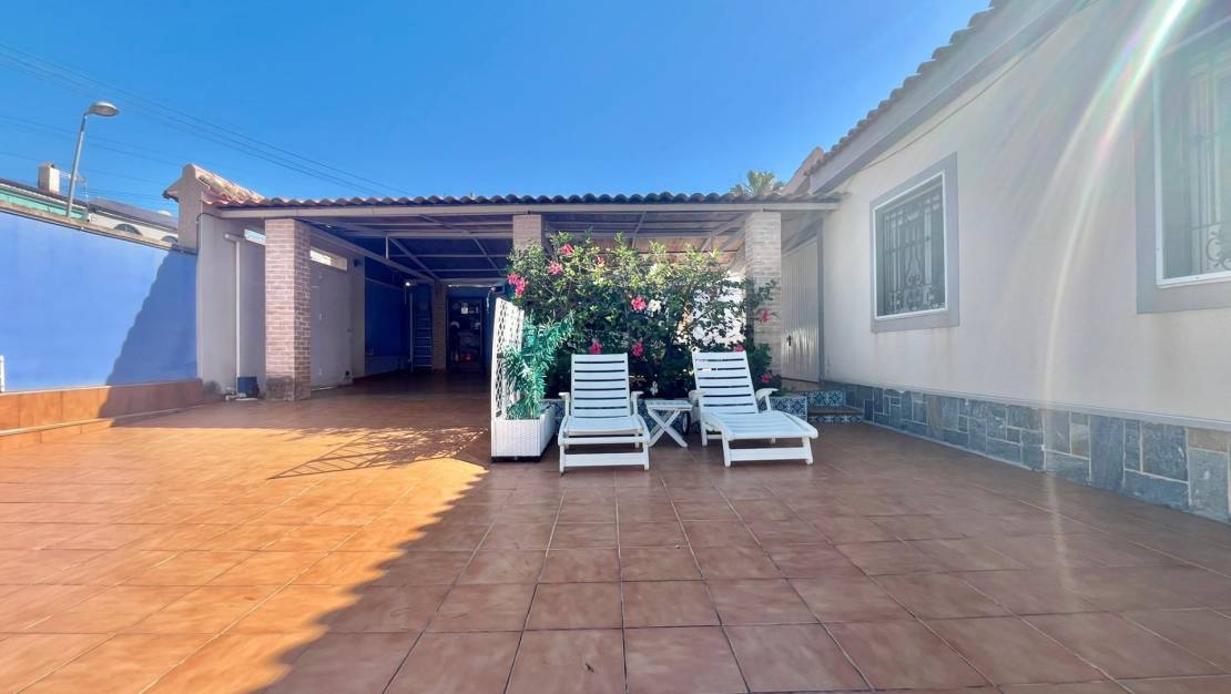 Sale - Villa - Torrevieja - Los Balcones - Los Altos del Edén