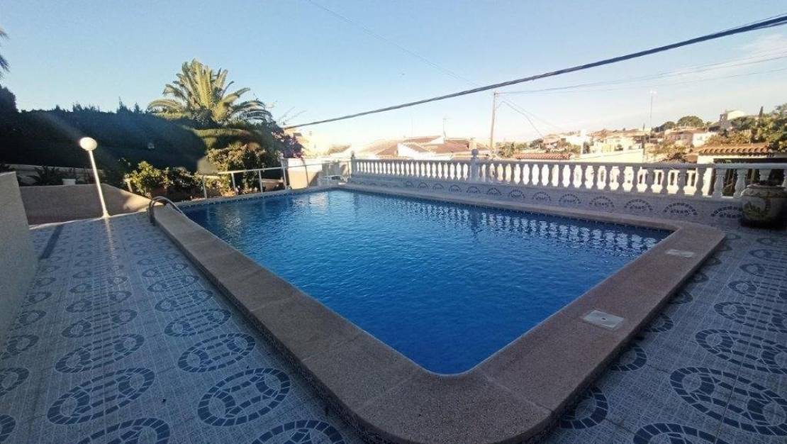 Sale - Villa - Torrevieja - Los Balcones