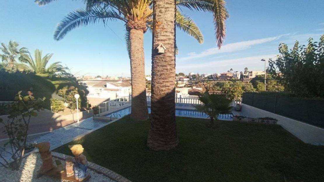 Sale - Villa - Torrevieja - Los Balcones