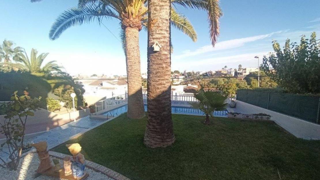 Sale - Villa - Torrevieja - Los Balcones