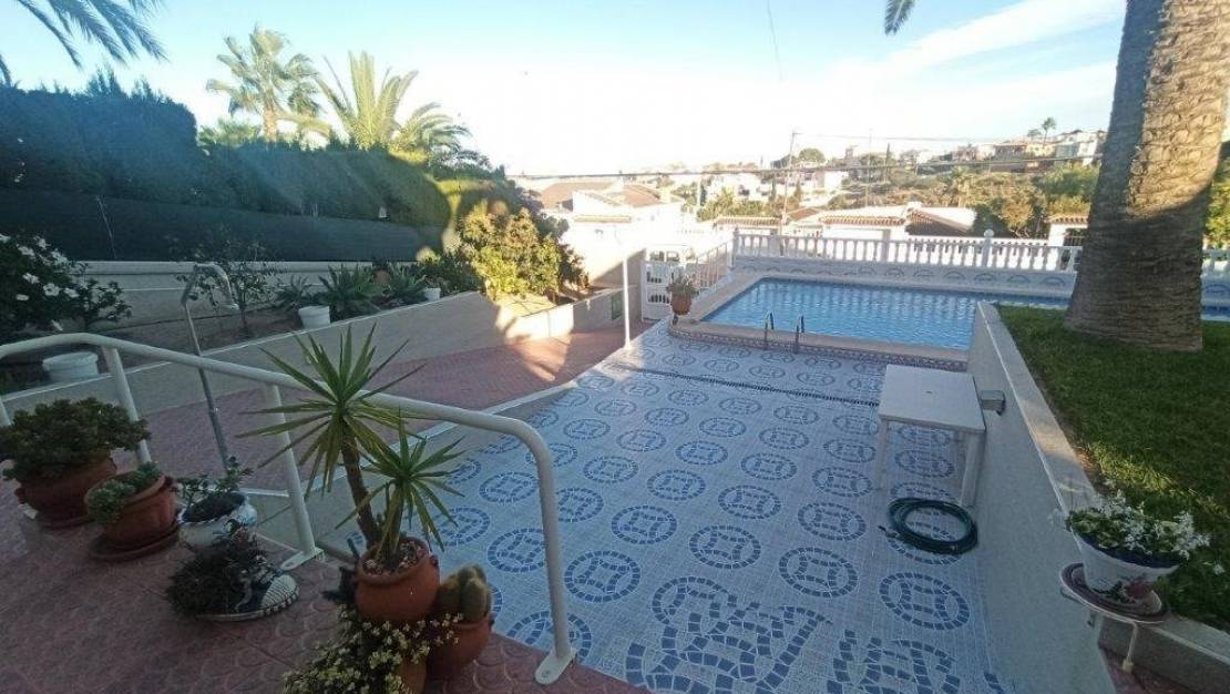 Sale - Villa - Torrevieja - Los Balcones