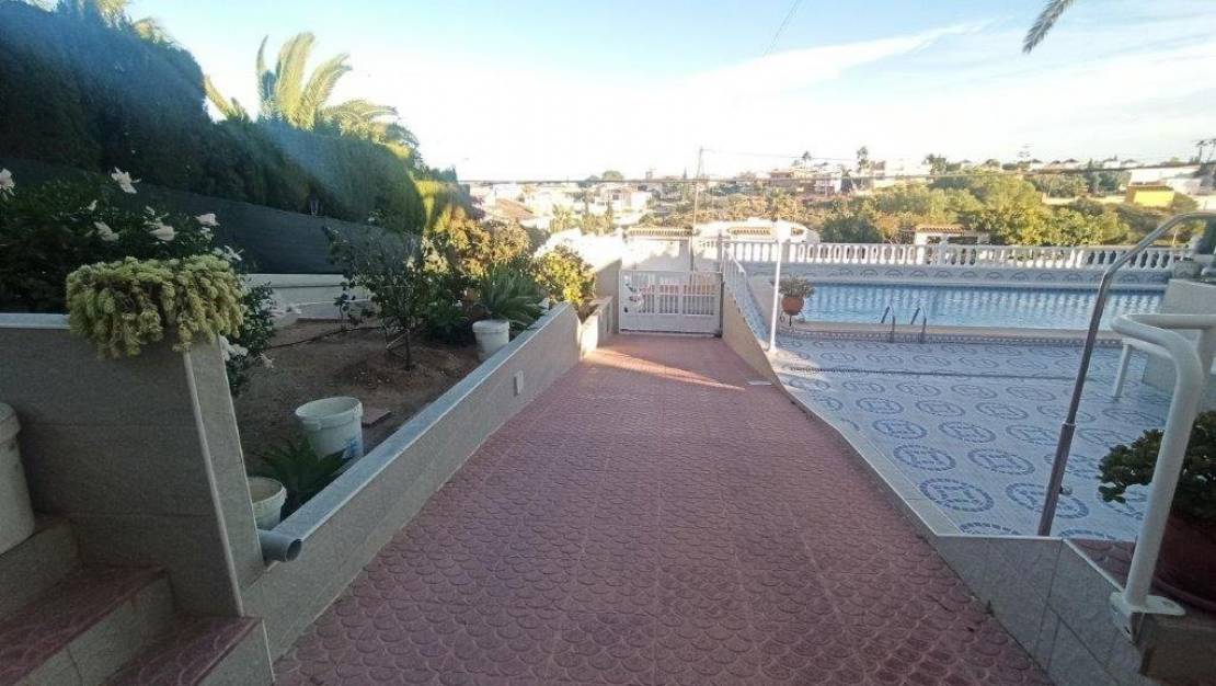 Sale - Villa - Torrevieja - Los Balcones