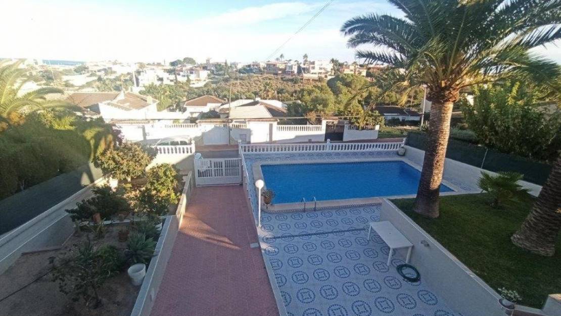 Sale - Villa - Torrevieja - Los Balcones