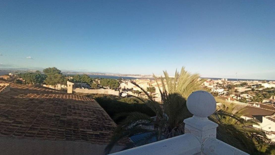 Sale - Villa - Torrevieja - Los Balcones