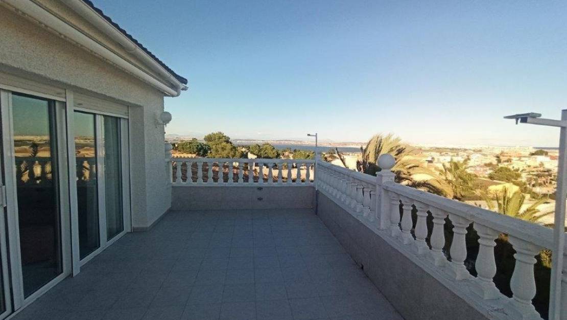 Sale - Villa - Torrevieja - Los Balcones