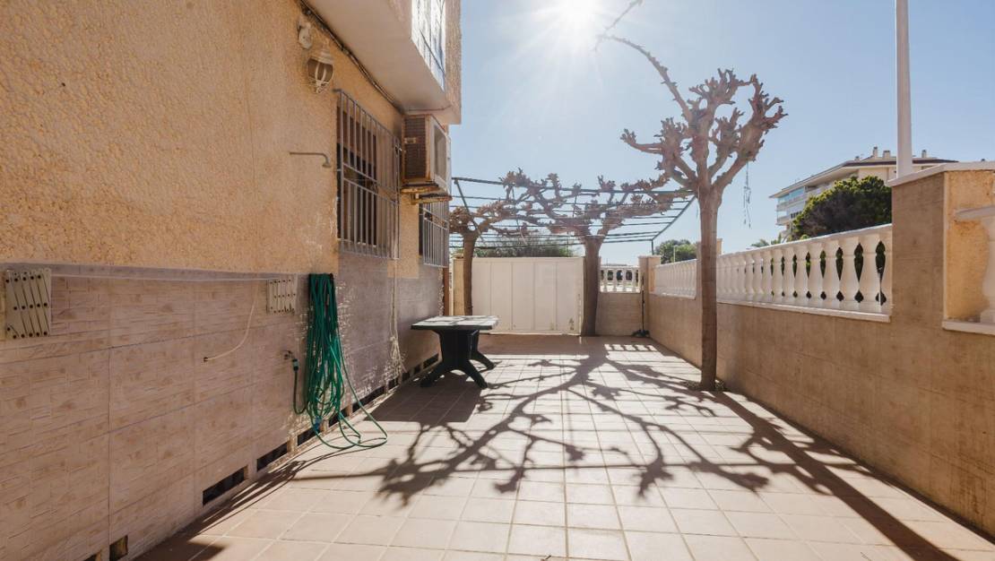 Sale - Villa - Torrevieja - Playa De La Mata