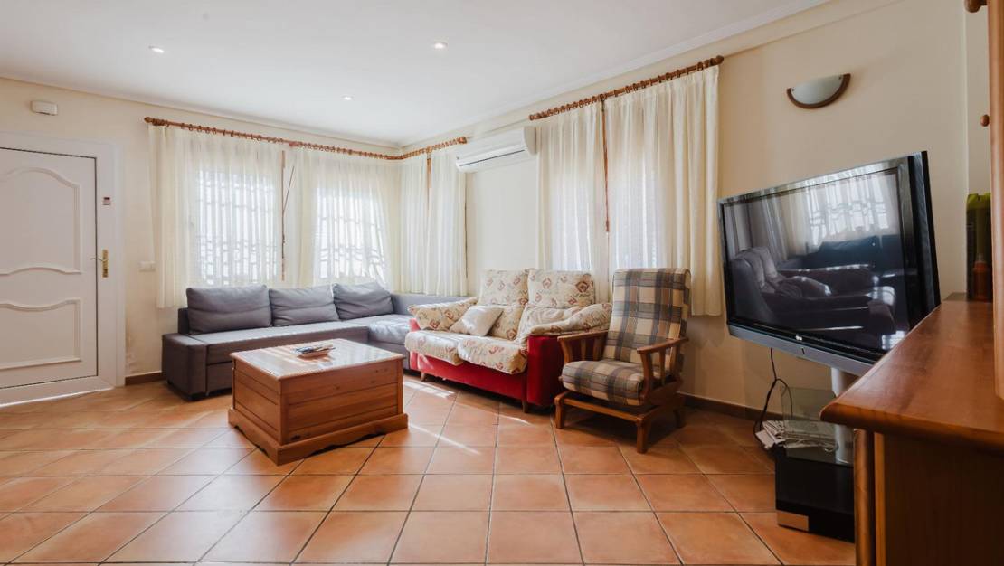 Sale - Villa - Torrevieja - Playa De La Mata