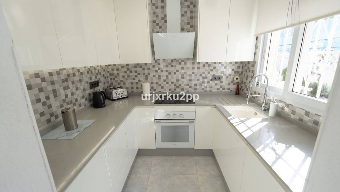 Sale - Villa - Torrevieja - San Luis