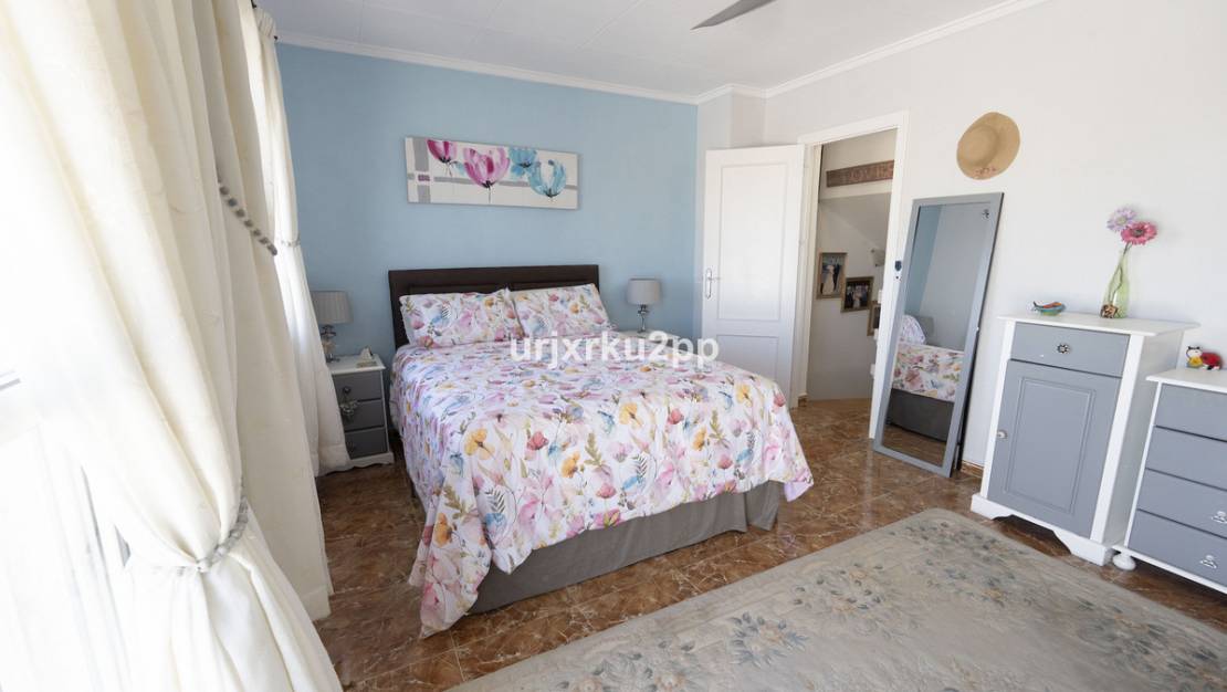 Sale - Villa - Torrevieja - San Luis
