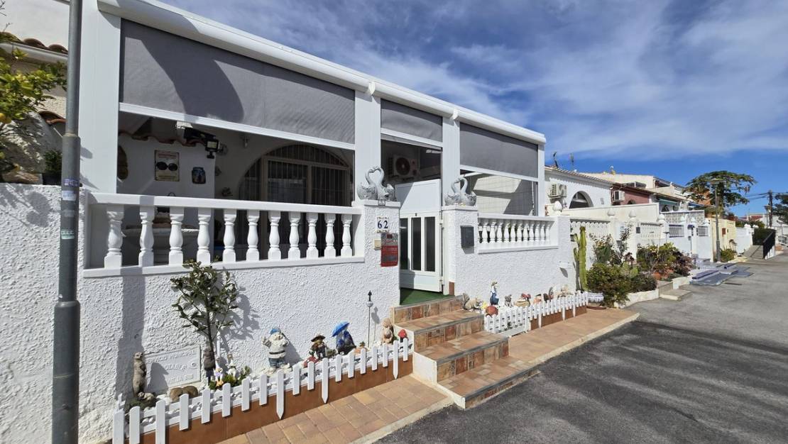 Sale - Villa - Torrevieja - San Luis