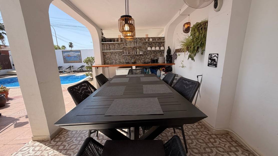 Sale - Villa - Torrevieja - San Luis