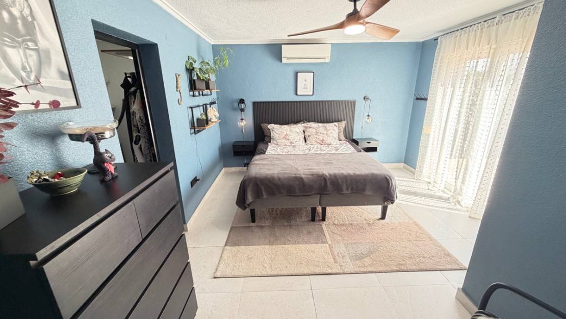 Sale - Villa - Torrevieja - San Luis