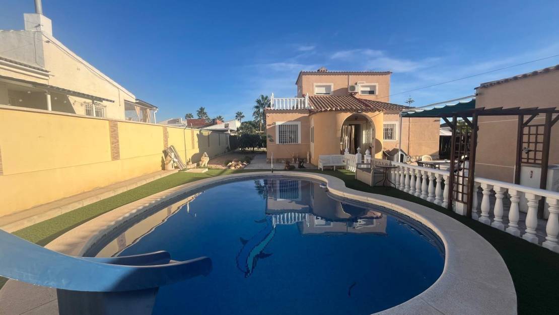 Sale - Villa - Torrevieja - San Luis